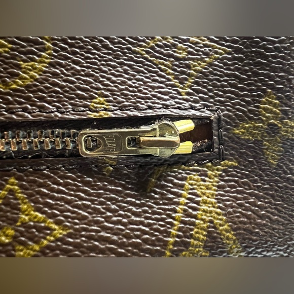 ❌ SOLD ON Ⓜ️ ❌ Vintage Louis Vuitton Pliante Clutch - Picture 10 of 16